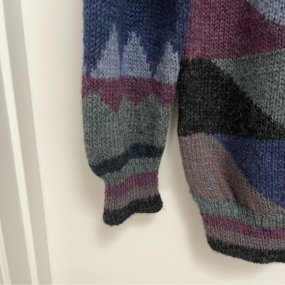 Men's 100% Alpaca Peruvian Multicolor Abstract Pattern Sweater - Picture 3 of 9